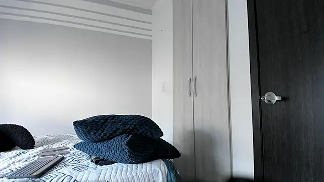 Snapshot of karlina_charlotte1 chatting on 02/28/25, 01:14 karlina charlotte1 online show from 02/28/25, 01:14