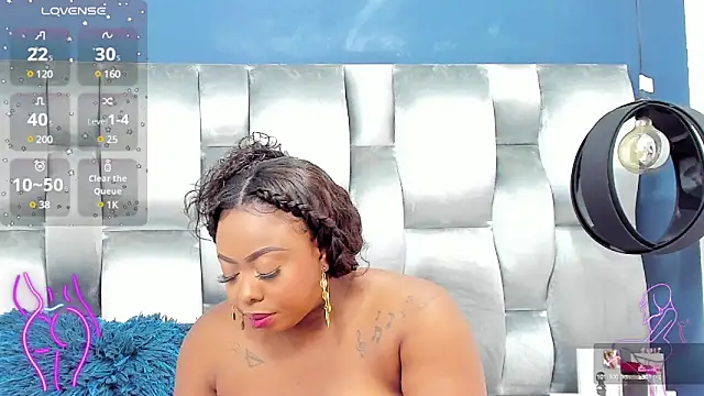 CamilaBenitez online show from 02/12/25, 09:43