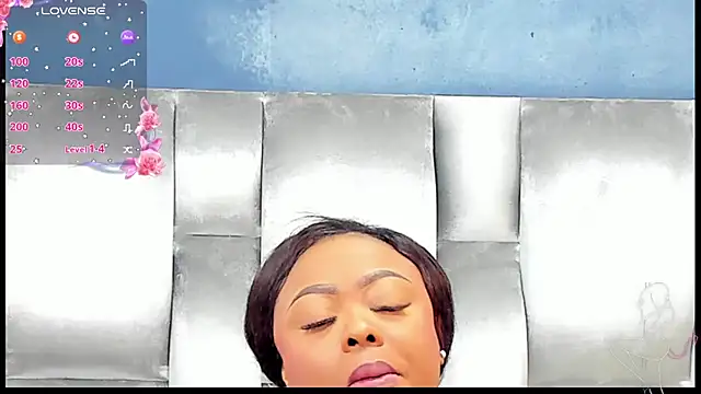 CamilaBenitez online show from 10/26/25, 04:02