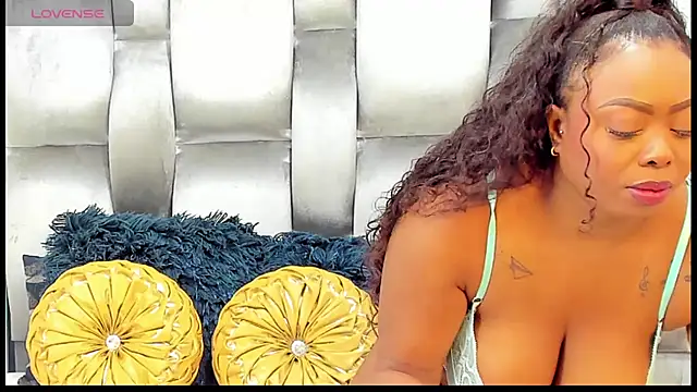 CamilaBenitez online show from 04/13/26, 11:59