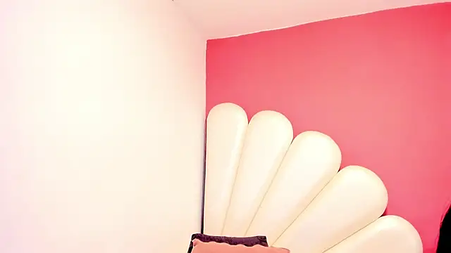 Vicky Freedom online show from 02/28/25, 01:58