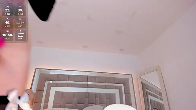 Snapshot of Nicolle_foxy chatting on 01/19/26, 01:59 Nicolle foxy online show from 01/19/26, 01:59