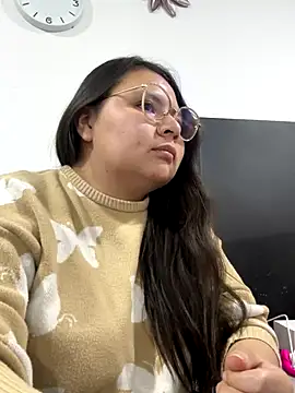 Snapshot of alice_love052 chatting on 10/11/25, 02:55 alice love052 online show from 10/11/25, 02:55
