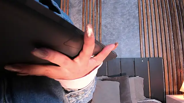 Snapshot of Hannah_Borbon chatting on 03/14/25, 05:05 Hannah Borbon online show from 03/14/25, 05:05