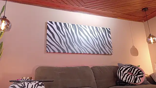 Snapshot of Hannah_Borbon chatting on 09/28/25, 05:40 Hannah Borbon online show from 09/28/25, 05:40