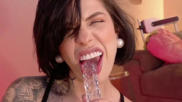 Snapshot of Hannah_Borbon chatting on 11/03/25, 01:40 Hannah Borbon online show from 11/03/25, 01:40