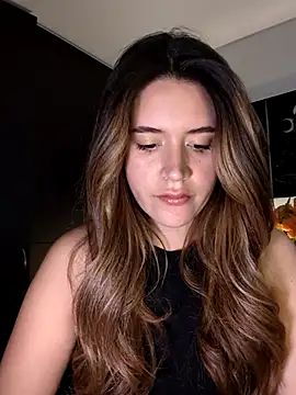 maliciaworld online show from 10/18/25, 09:04