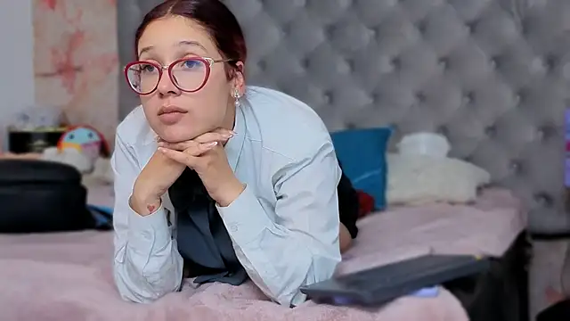 ValeryRossell online show from 11/19/25, 07:36