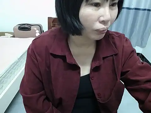 xiaoxuer online show from 12/18/25, 03:12