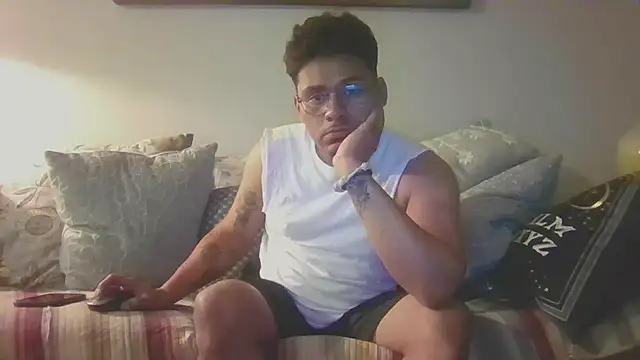 ThixxkkLatin online show from 10/13/25, 05:18