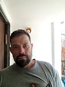 Snapshot of zefside42 chatting on 11/06/25, 10:38 zefside42 online show from 11/06/25, 10:38