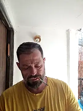 Snapshot of zefside42 chatting on 11/09/25, 12:47 zefside42 online show from 11/09/25, 12:47