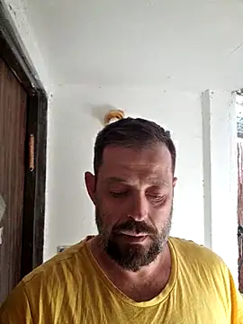 Snapshot of zefside42 chatting on 11/11/25, 01:00 zefside42 online show from 11/11/25, 01:00