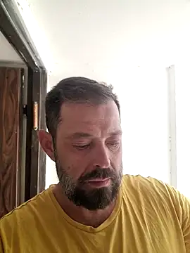 Snapshot of zefside42 chatting on 11/15/25, 11:18 zefside42 online show from 11/15/25, 11:18