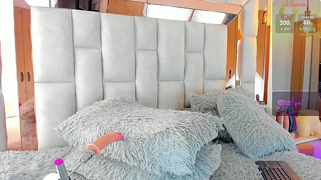 Snapshot of Salomethompson- chatting on 03/10/25, 06:45 Salomethompson- online show from 03/10/25, 06:45