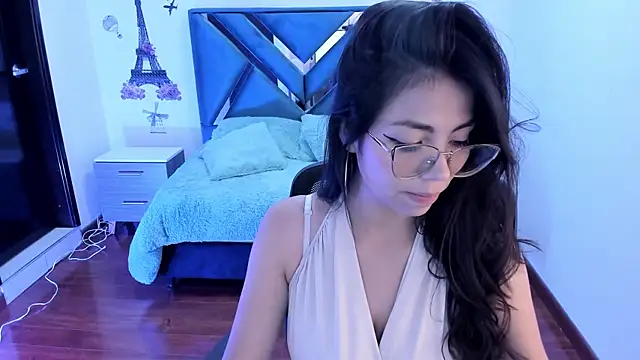 Snapshot of Aylinn_diaz chatting on 01/13/25, 01:17 Aylinn diaz online show from 01/13/25, 01:17