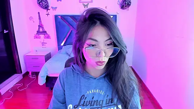 Snapshot of Aylinn_diaz chatting on 01/27/25, 11:43 Aylinn diaz online show from 01/27/25, 11:43