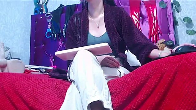 AyshaScott online show from 02/11/26, 12:43