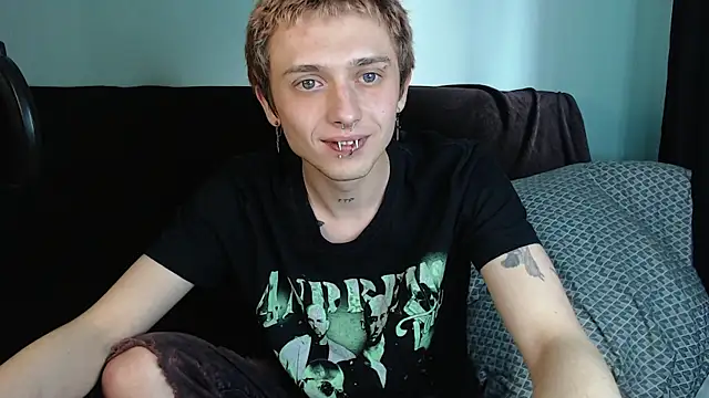 Snapshot of axxxturel chatting on 12/04/24, 12:36 axxxturel online show from 12/04/24, 12:36