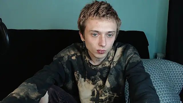 Snapshot of axxxturel chatting on 12/04/24, 03:43 axxxturel online show from 12/04/24, 03:43