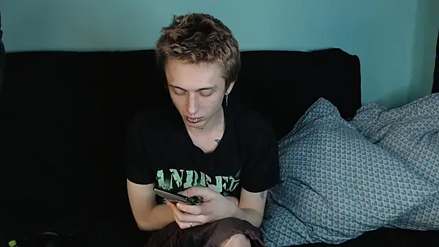 Snapshot of axxxturel chatting on 12/11/24, 09:12 axxxturel online show from 12/11/24, 09:12