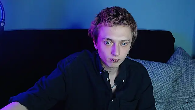 Snapshot of axxxturel chatting on 12/12/24, 05:59 axxxturel online show from 12/12/24, 05:59