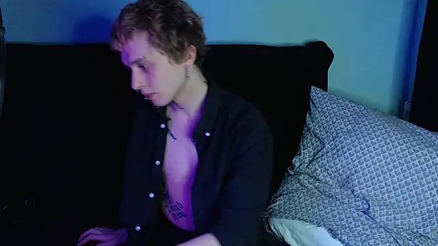 Snapshot of axxxturel chatting on 12/20/24, 09:06 axxxturel online show from 12/20/24, 09:06