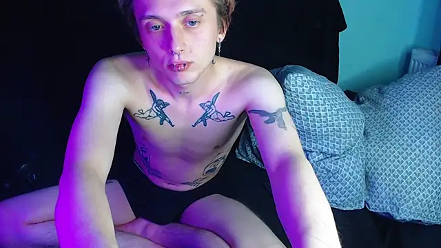 Snapshot of axxxturel chatting on 12/23/24, 01:51 axxxturel online show from 12/23/24, 01:51