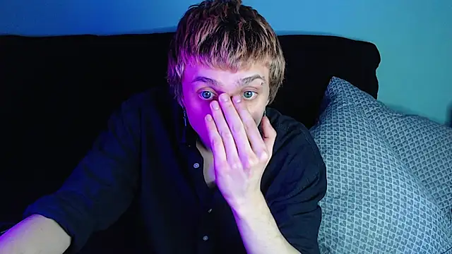 Snapshot of axxxturel chatting on 12/25/24, 07:24 axxxturel online show from 12/25/24, 07:24