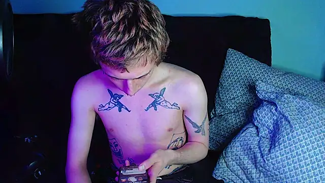 Snapshot of axxxturel chatting on 12/26/24, 01:29 axxxturel online show from 12/26/24, 01:29