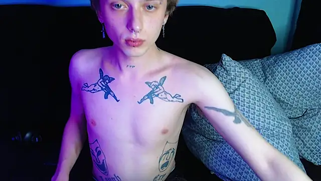 Snapshot of axxxturel chatting on 12/28/24, 01:18 axxxturel online show from 12/28/24, 01:18