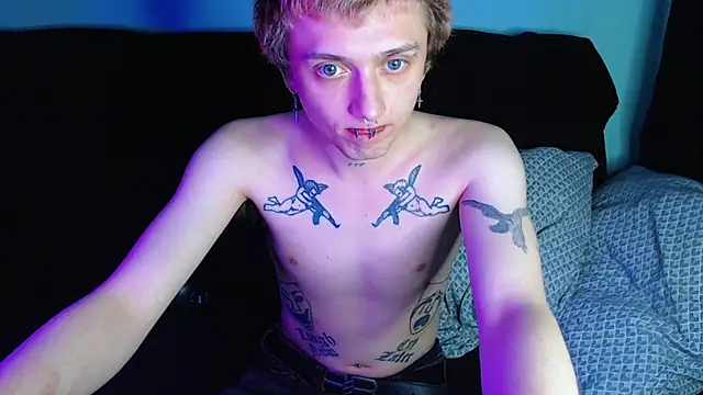 Snapshot of axxxturel chatting on 12/28/24, 10:25 axxxturel online show from 12/28/24, 10:25