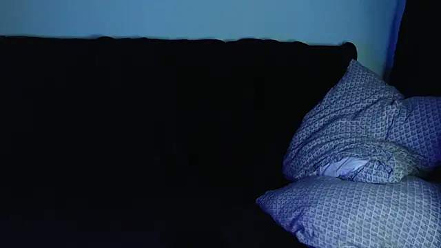 Snapshot of axxxturel chatting on 12/30/24, 11:06 axxxturel online show from 12/30/24, 11:06