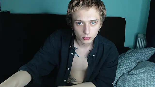 Snapshot of axxxturel chatting on 01/02/25, 03:58 axxxturel online show from 01/02/25, 03:58