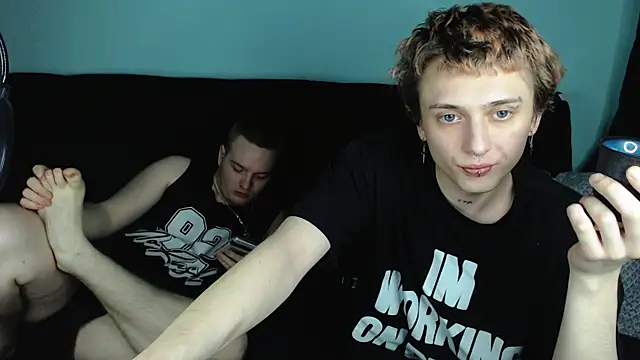 Snapshot of axxxturel chatting on 01/08/25, 03:51 axxxturel online show from 01/08/25, 03:51