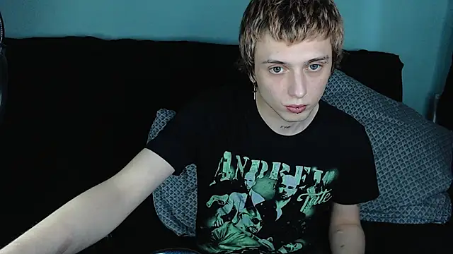 Snapshot of axxxturel chatting on 01/09/25, 05:23 axxxturel online show from 01/09/25, 05:23