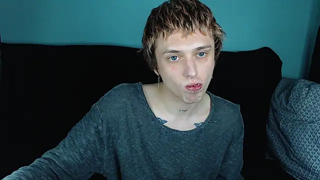 Snapshot of axxxturel chatting on 01/10/25, 01:21 axxxturel online show from 01/10/25, 01:21