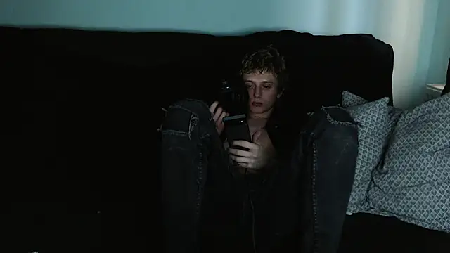 Snapshot of axxxturel chatting on 01/11/25, 01:01 axxxturel online show from 01/11/25, 01:01