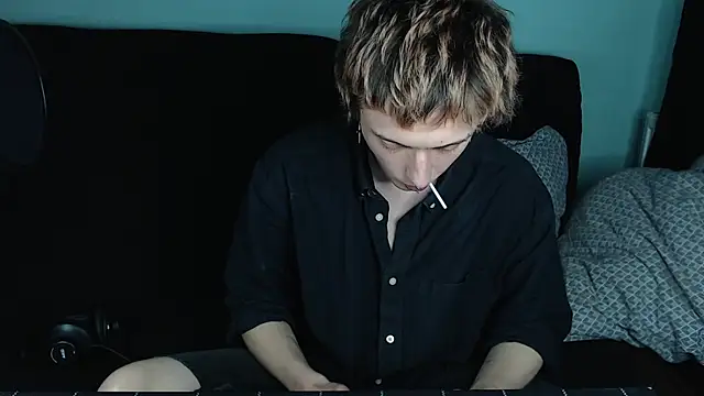 Snapshot of axxxturel chatting on 01/26/25, 12:05 axxxturel online show from 01/26/25, 12:05