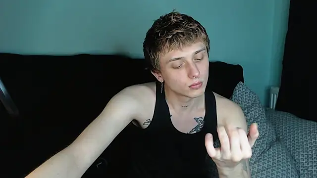 Snapshot of axxxturel chatting on 02/09/25, 06:05 axxxturel online show from 02/09/25, 06:05