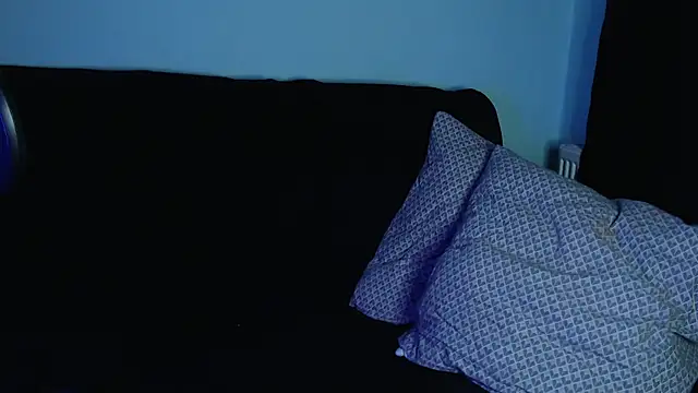 Snapshot of axxxturel chatting on 02/25/25, 12:36 axxxturel online show from 02/25/25, 12:36