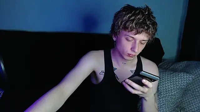 Snapshot of axxxturel chatting on 03/17/25, 08:19 axxxturel online show from 03/17/25, 08:19