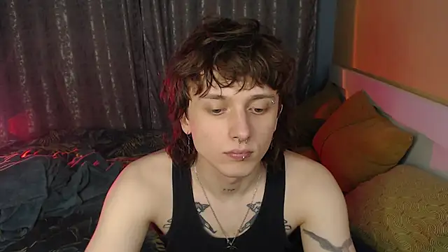 Snapshot of axxxturel chatting on 11/30/25, 02:26 axxxturel online show from 11/30/25, 02:26