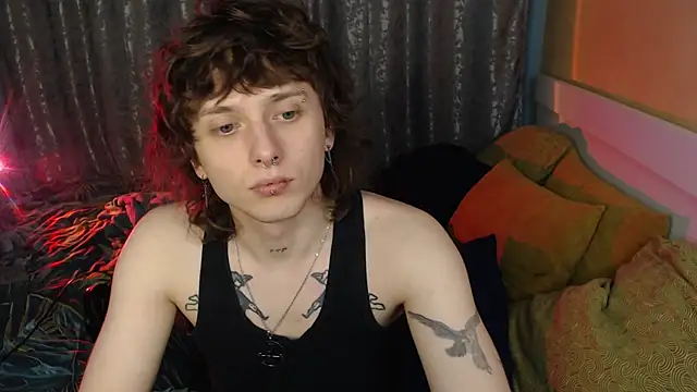 Snapshot of axxxturel chatting on 12/02/25, 11:11 axxxturel online show from 12/02/25, 11:11