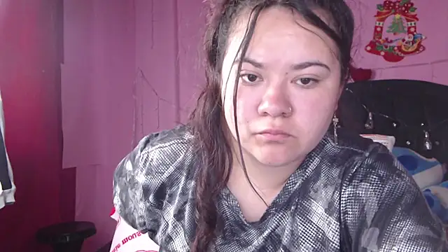 NikkiRous  online show from 02/13/25, 12:43