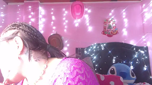 NikkiRous  online show from 11/13/25, 02:38