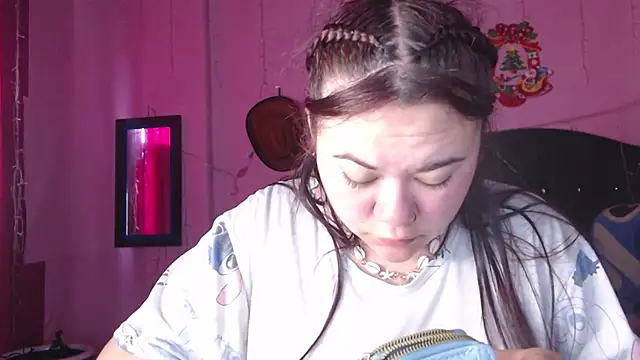 NikkiRous  online show from 12/04/25, 01:31