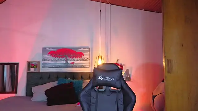 Dulce charlottee online show from 04/19/26, 07:38