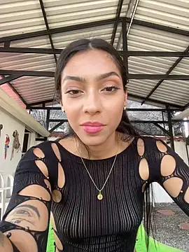 Snapshot of Ema_azel chatting on 12/14/24, 05:03 Ema azel online show from 12/14/24, 05:03