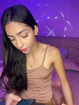 Snapshot of Ema_azel chatting on 12/19/24, 01:51 Ema azel online show from 12/19/24, 01:51